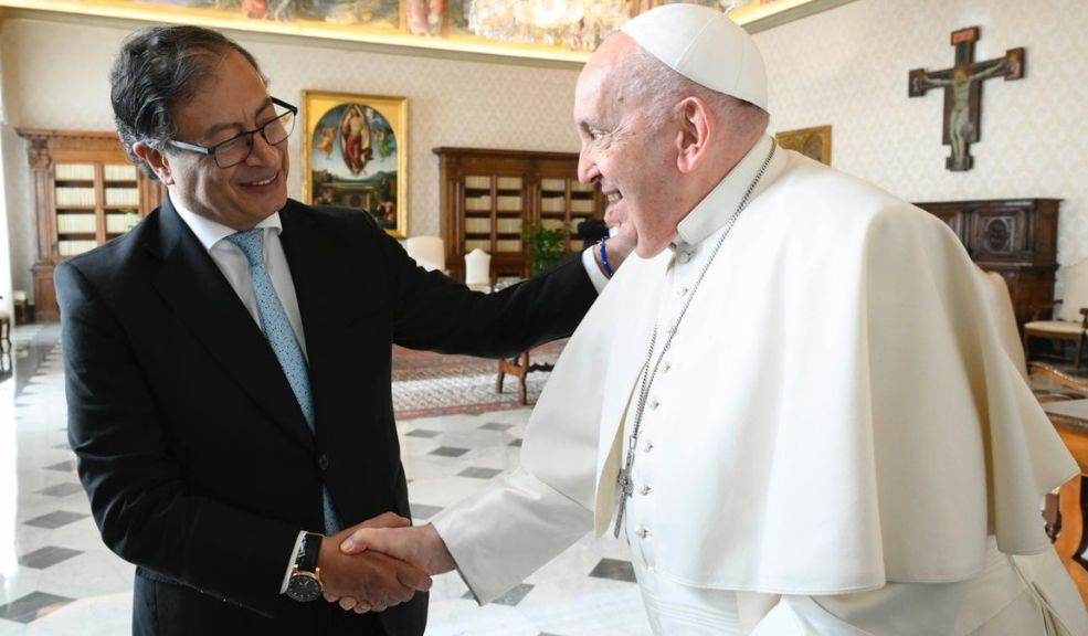 El mensaje de despedida de Gustavo Petro al Papa Francisco Petro compartió en sus redes, un mensaje para honrar al Papa Francisco como compañero en la lucha por la humanidad y la hermandad.
