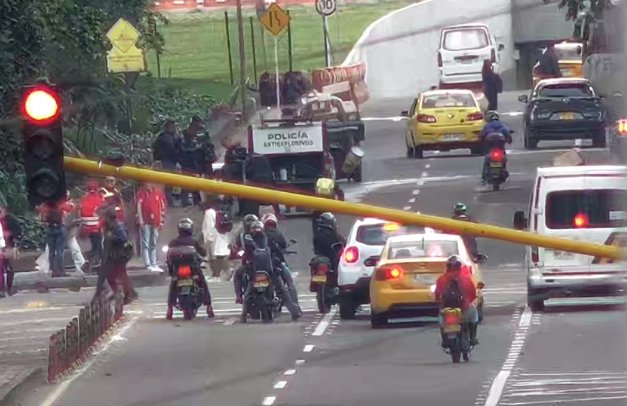 Caos por manifestaciones de universitarios en Bogotá