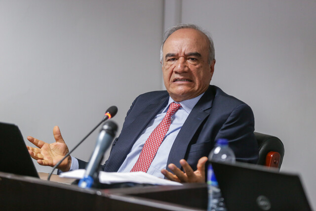 Abogado de Petro, en la terna para integrar la Corte Constitucional El presidente Gustavo Petro presentó su terna al Senado de la República para elegir al próximo magistrado ante la Corte Constitucional.