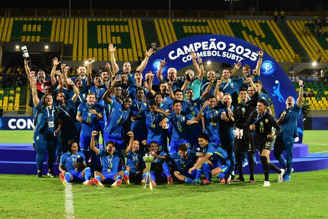 A falta de 2 minutos para que se terminara el encuentro, la 'Canarinha' le empató el juego al combinado patrio y forzó los penales.