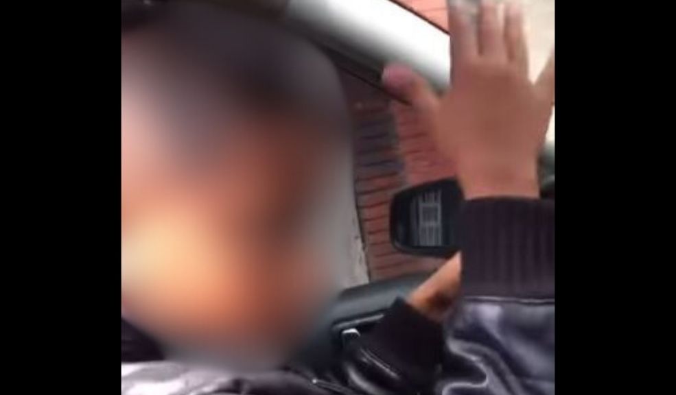 Indignación por video de un niño manejando un carro en Bogotá