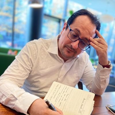 Bogotá le responde a Petro y advierte que la fiebre amarilla no se transmite allí 1 Bogotá le responde a Petro y advierte que la fiebre amarilla no se transmite allí El alcalde de Bogotá, Carlos Fernando Galán, respondió públicamente al presidente, Gustavo Petro, por medio de un mensaje en la red social X en el que defendió la estrategia de vacunación contra la fiebre amarilla en la ciudad y pidió tener en cuenta a los expertos en salud pública para tomar decisiones de política sanitaria nacional.