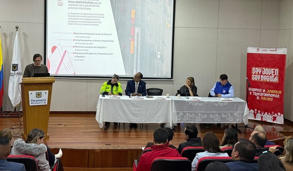 Jóvenes podrán elegir a sus representantes en los colegios de juventud 2 Jóvenes podrán elegir a sus representantes en los colegios de juventud La Alcaldía de Bogotá anunció que este año se llevará a cabo un nuevo proceso de elección de los Consejos de Juventud, espacios de participación en los que jóvenes entre los 14 y 28 años podrán elegir y ser elegidos como representantes de sus comunidades ante el Distrito.