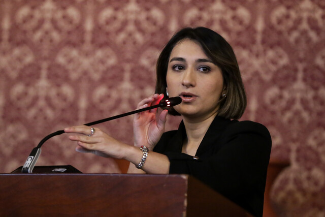 ¡Se calienta el escándalo! Laura Sarabia revela más audios de Benedetti y exige celeridad a la Fiscalía La canciller Laura Sarabia encendió nuevamente la polémica al afirmar que existen más audios del ministro del Interior, Armando Benedetti, relacionados con presuntas irregularidades en la financiación de la campaña presidencial de Gustavo Petro.