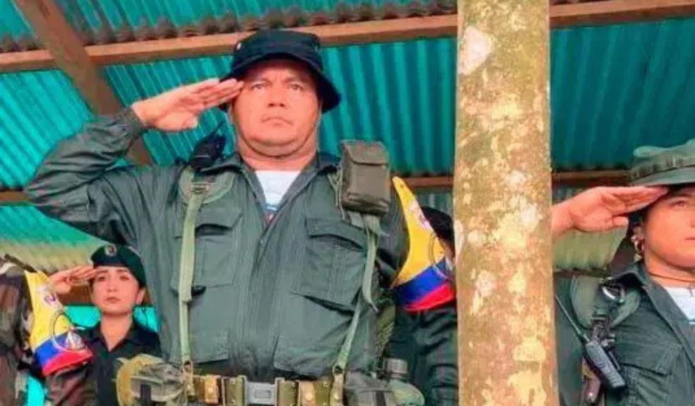 La historia de alias 'Calarcá', el jefe de las disidencias que desata el terror en el país Conozca la historia de cómo alias 'Calarcá' pasó de ser un joven reclutado por las Farc a convertirse en el jefe de las disidencias de este grupo subversivo y sembrar el terror en el país.