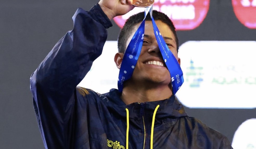 "El sueño es darle la medalla olímpica al pueblo colombiano", Luis Felipe Uribe Q'HUBO entrevistó a Luis Felipe Uribe, clavadista que hizo historia al ganar la primera medalla mundial para Colombia en Guadalajara. Conozca su inspiradora historia y su sueño olímpico.
