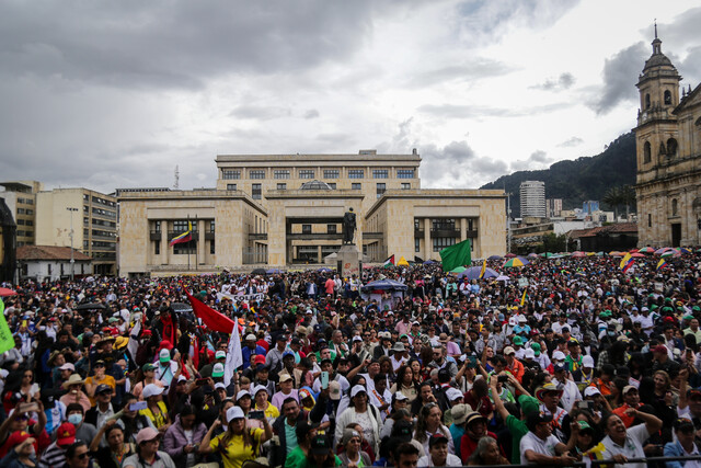 ¡Pilas! Este jueves habrá manifestaciones de docentes en Bogotá. Eso sí, seguirán las clases en los colegios 2 ¡Pilas! Este jueves habrá manifestaciones de docentes en Bogotá. Eso sí, seguirán las clases en los colegios ¡Pilas! La Secretaría Distrital de Gobierno anunció la programación de las marchas y manifestaciones que se harán en varios sectores de la ciudad este jueves. Una de las más destacadas es la de los docentes.
¡Le contamos los detalles!