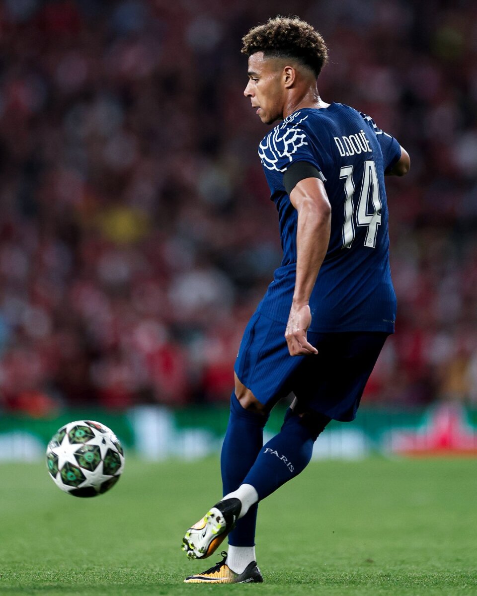 El PSG pegó primero: le ganó al Arsenal en la ida de semifinales de la Champions 4 El PSG pegó primero: le ganó al Arsenal en la ida de semifinales de la Champions Con un gol providencial de Ousmane Dembélé y dos paradas milagrosas de Gigi Donnarumma, el PSG venció 1-0 de visita al Arsenal en la ida de semifinales de la Champions.
