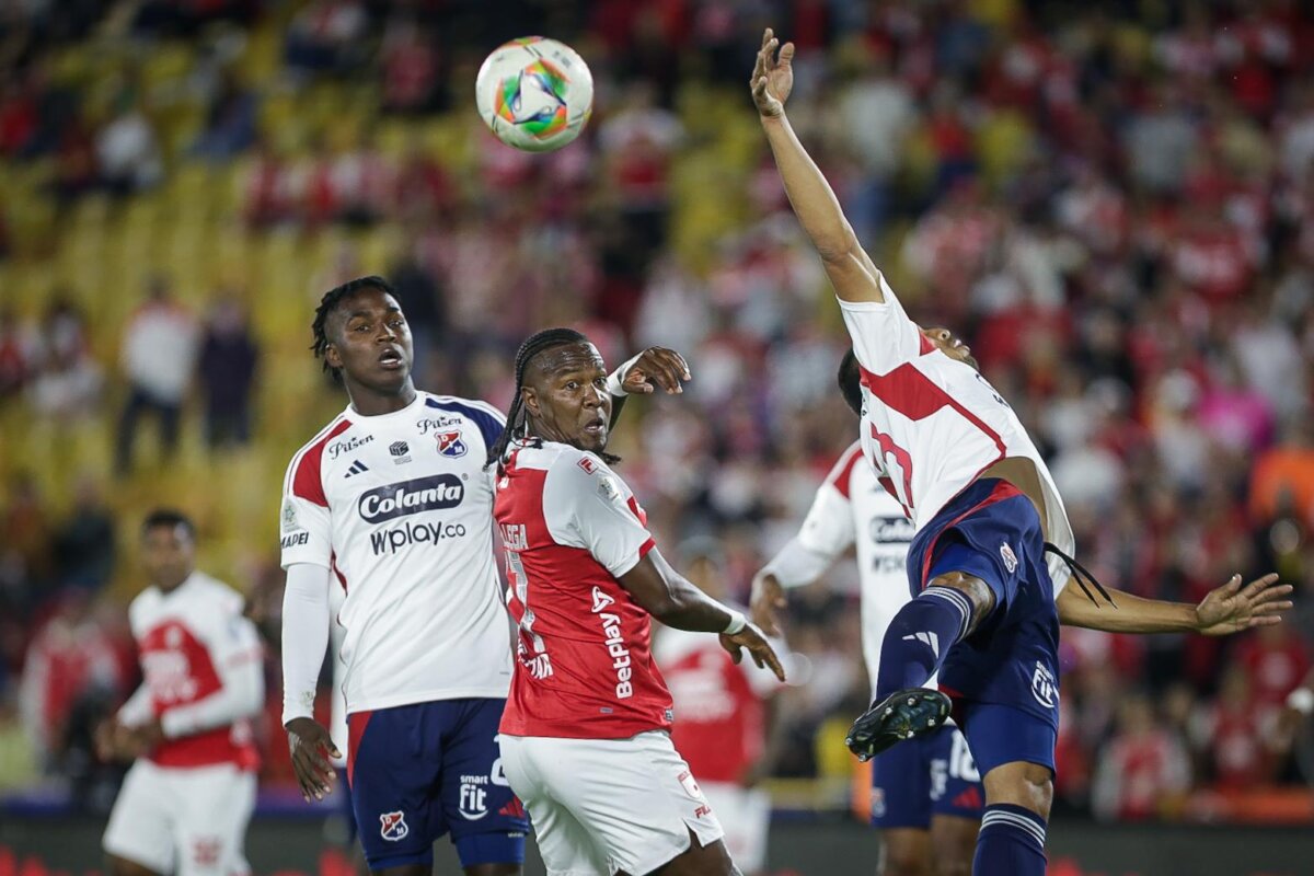 El Santa Fe de Bava no levanta: sumó su tercer partido consecutivo por Liga sin conocer la victoria 3 Con esta derrota, Santa Fe marcha sexto en la Liga con 23 puntos.