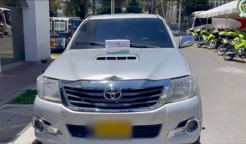 Policía capturó 2 bandidos que robaron una camioneta en Usaquén
