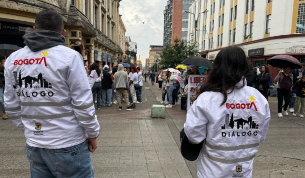 Protesta de docentes por mal servicio de salud