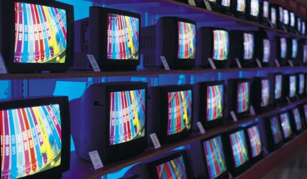 ¿Cómo se movió el rating durante los partidos de la eliminatoria? Caracol ganó por goleada 1 ¿Cómo se movió el rating durante los partidos de la eliminatoria? Caracol ganó por goleada Durante los partidos del 6, 7 y 10 de junio, el Gol Caracol logró un impresionante promedio de 56.85% de share y un rating de personas del 10.5%, según cifras de Ibope. En otras palabras, más de 20 millones de colombianos se conectaron con las Eliminatorias a través de ese canal. De cada 100 colombianos frente al televisor, 75 se fueron con el Gol Caracol.