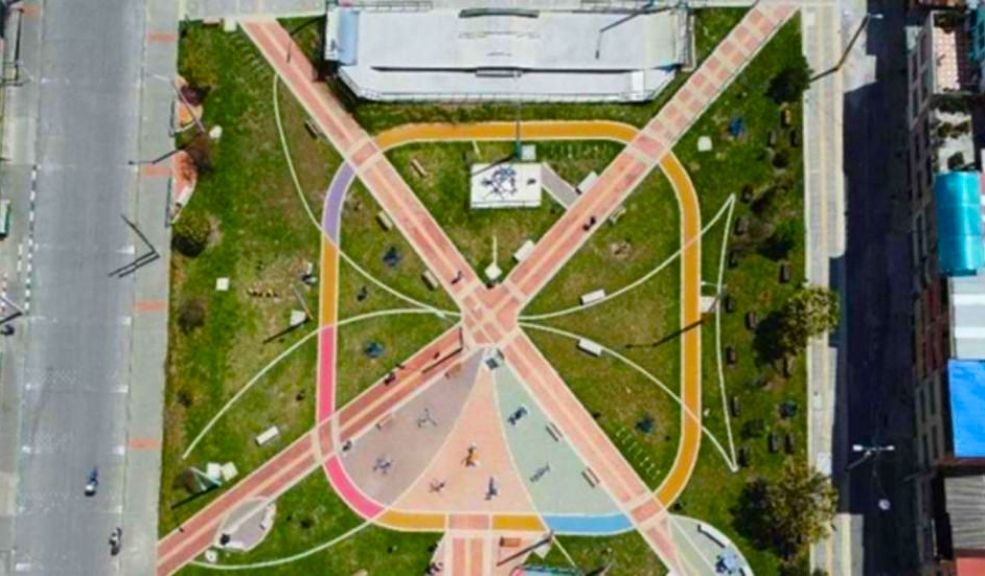 Renovación en Ciudad Bolívar: Caja de la Vivienda Popular revitaliza espacio público 4 Renovación en Ciudad Bolívar: Caja de la Vivienda Popular revitaliza espacio público La Alcaldía de Bogotá, a través de la Secretaría Distrital del Hábitat, ha implementado una serie de proyectos de recuperación y mejoramiento urbano en la localidad de Ciudad Bolívar durante 2025, con el objetivo de transformar el entorno y mejorar la calidad de vida de sus habitantes.