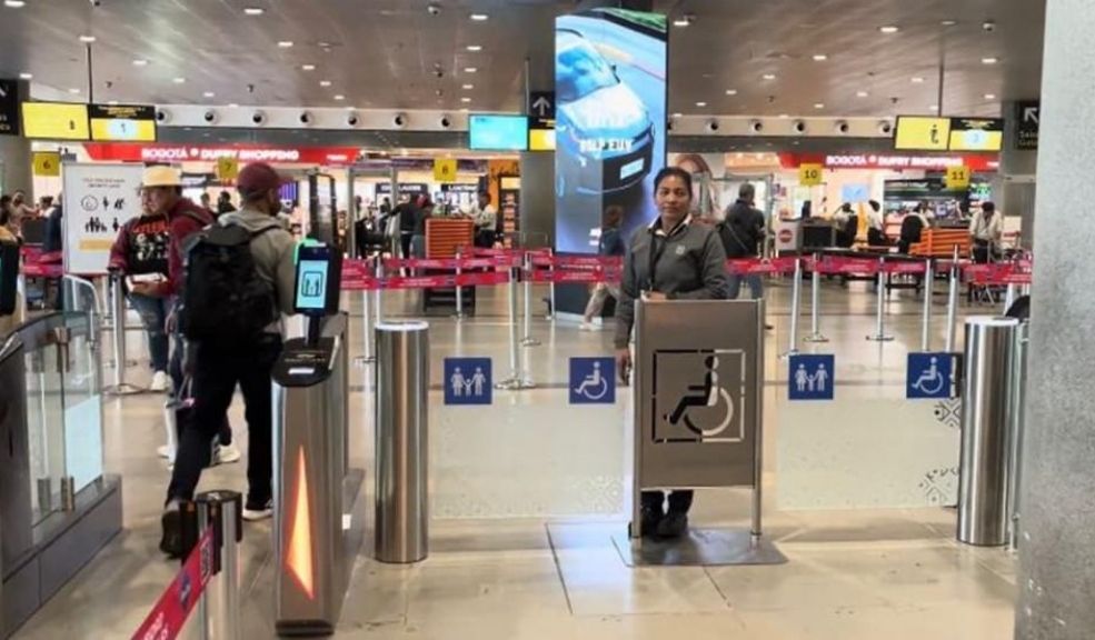 Recomendaciones para viajar con menores desde El Dorado en Semana Santa 6 Recomendaciones para viajar con menores desde El Dorado en Semana Santa En esta Semana Santa, el Aeropuerto Internacional El Dorado espera una alta afluencia de pasajeros, especialmente familias que viajan con menores de edad.