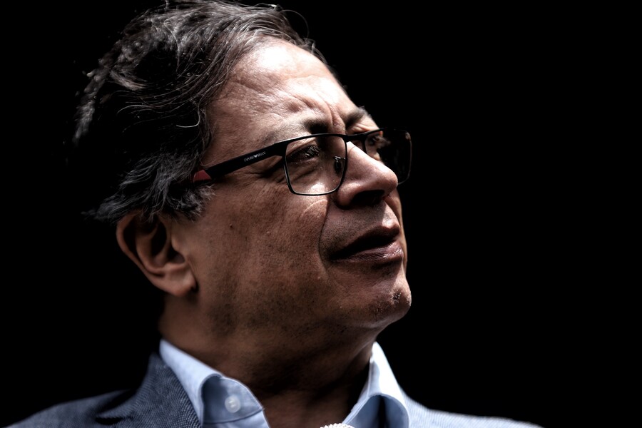 “Se frena un Golpe de Estado”: Petro por suspensión del proceso en el CNE Gustavo Petro se pronunció tras la decisión de la Corte Constitucional de frenar temporalmente la investigación del CNE sobre la financiación de su campaña presidencial.