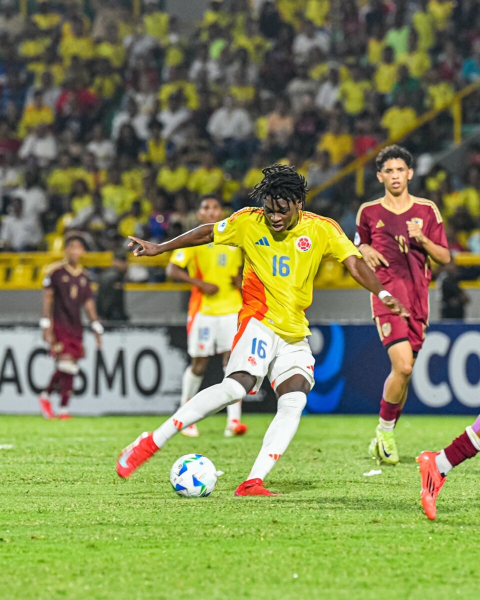 Colombia golea a Venezuela y clasifica a la final del Sudamericano Sub 17 El equipo 'Tricolor' se impuso con categoría sobre Venezuela y se medirá contra Brasil por el título. La crónica del partido.