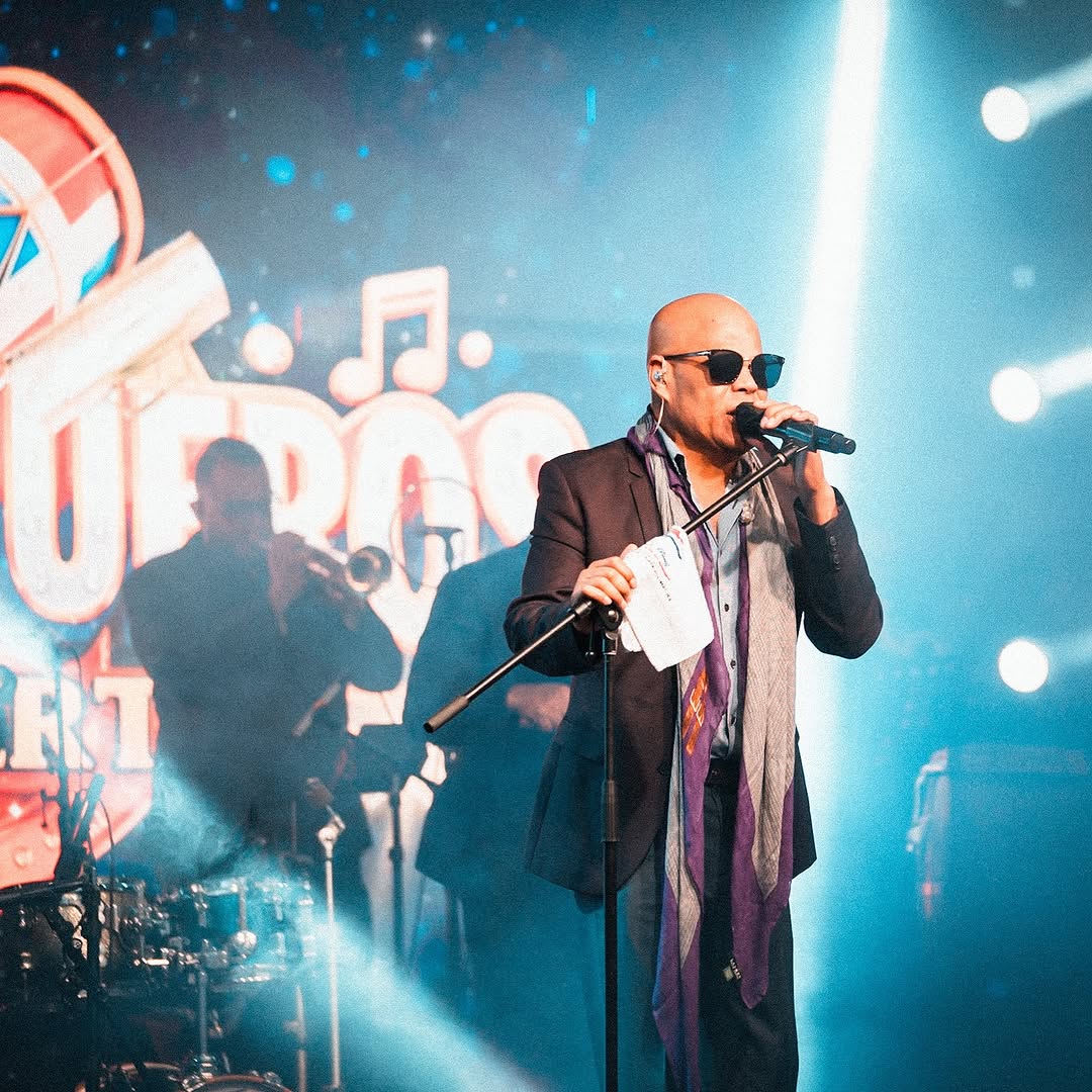 La historia de Rubby Pérez, la voz que puso a bailar al Caribe Roberto Antonio Pérez Herrera, ​​más conocido como Rubby Pérez, fue un músico y cantante de merengue dominicano. Recibió su nombre y apellido artístico por parte de su abuela materna y empezó a ser conocido como 'La voz mas alta del merengue'. Esta es su historia.