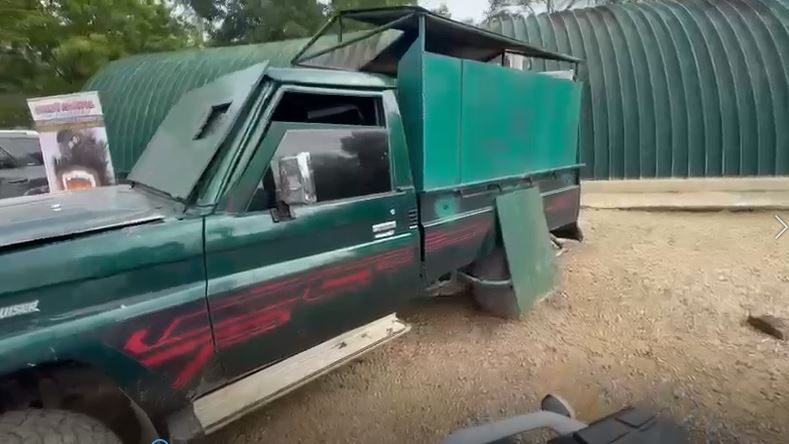 Blindaje a lo 'Mad Max': disidencias adaptaron camioneta para usarla como tanqueta Las autoridades incautaron una camioneta que fue transformada por las disidencias de las Farc como una tanqueta artesanal.