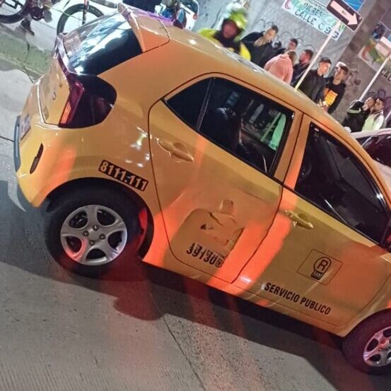 Siniestro vial en la Avenida Caracas deja una persona muerta El choque entre un taxi, un motociclista y dos buses del SITP, en la Avenida Caracas con calle 69 Sur, dejó una persona muerta.