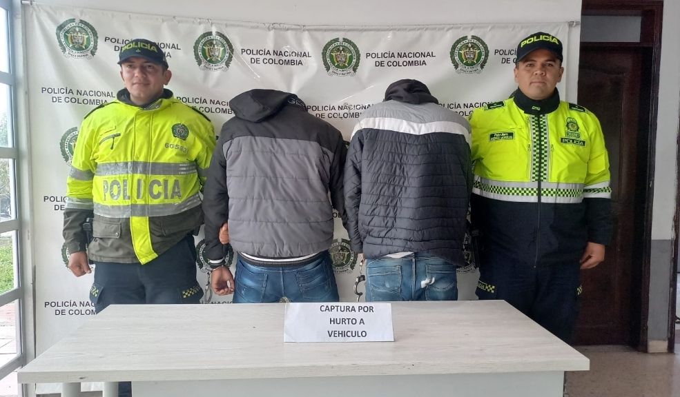 En Tocancipá capturaron a 2 sujetos por robar un camión: así fueron pillados La actitud sospechosa de dos sujetos fue clave para dar con su captura. Así cayeron los ladrones del camión en Tocancipá.