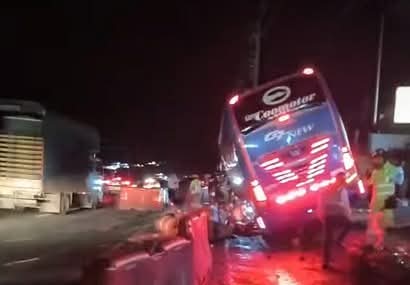 Trágico choque de bus deja un muerto y múltiples heridos en la vía Girardot-Bogotá 1 Trágico choque de bus deja un muerto y múltiples heridos en la vía Girardot-Bogotá