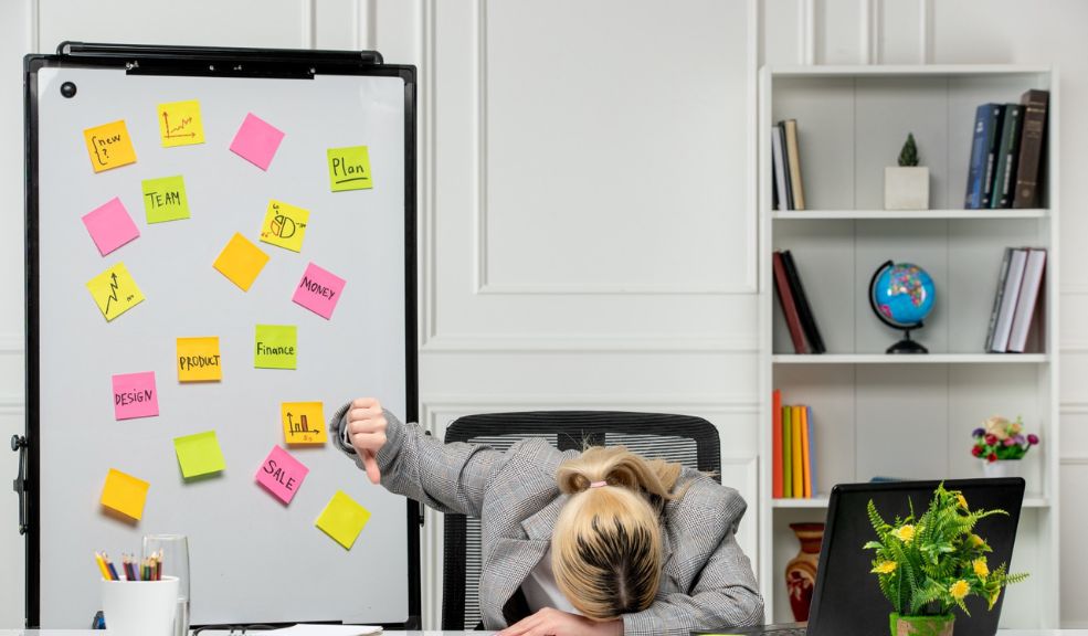 Tusa postvacaciones: lo que pasa en tu mente y cuerpo tras el descanso 1 Tusa postvacaciones: lo que pasa en tu mente y cuerpo tras el descanso Muchas personas experimentan un bajón emocional al volver de vacaciones. Psicóloga explica por qué ocurre y cómo afrontar el síndrome postvacacional.
