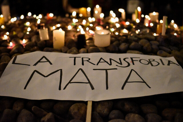 Realizan en Bogotá una velatón en rechazo de la muerte de Sara Millerey 1 Realizan en Bogotá una velatón en rechazo de la muerte de Sara Millerey Cientos de personas se reunieron en la noche de este miércoles en Bogotá para rechazar la muerte de la mujer trans Sara Millerey, de 32 años, hallada con signos de tortura.