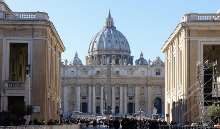 Vaticano-cerrara-la-Capilla-Sixtina-por-preparativos-para-elegir-al-Papa