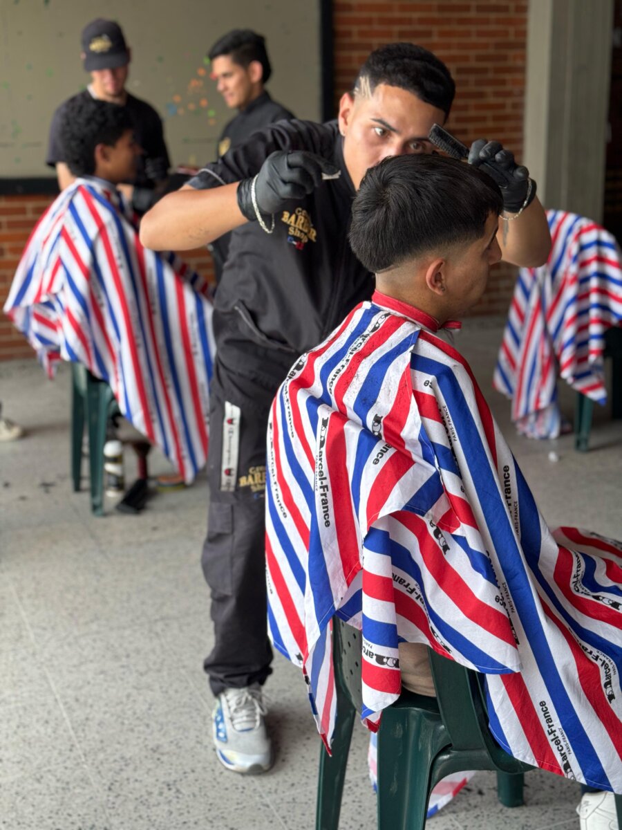 Idipron regaló cortes de cabello a más de 3.700 jóvenes en condición de vulnerabilidad 1 Idipron regaló cortes de cabello a más de 3.700 jóvenes en condición de vulnerabilidad