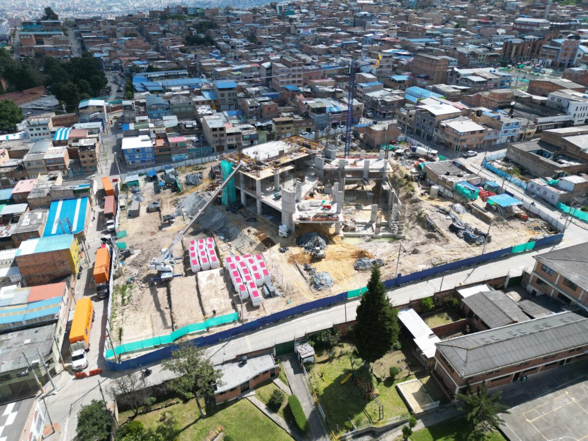 Con todos los juguetes: así están dotadas las cabinas del TransMiCable que se construye en San Cristóbal 2 Con todos los juguetes: así están dotadas las cabinas del TransMiCable que se construye en San Cristóbal Las primeras 48 cabinas que operarán en el TransMiCable de San Cristóbal llegaron procedentes de Alemania. Le contamos las novedades que tendrá.