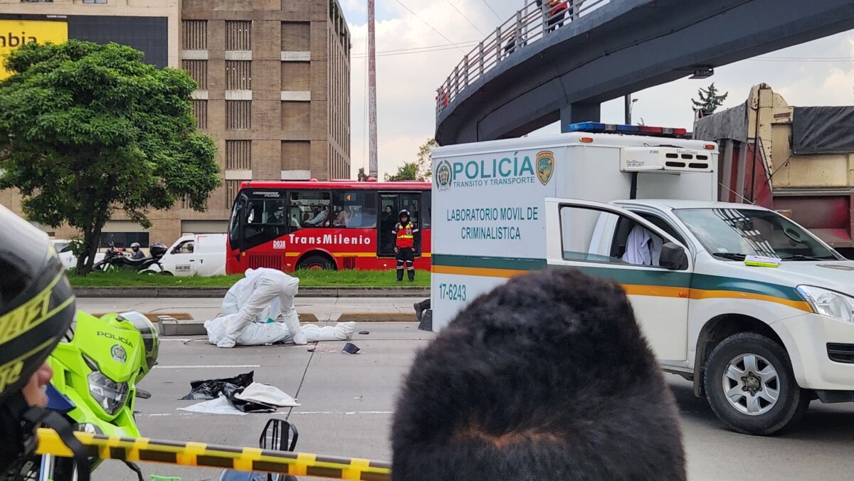 Grave accidente de tránsito en el 7 de Agosto dejó una persona muerta En la mañana de este lunes, en el barrio 7 de Agosto, en la localidad de Barrios Unidos, un accidente de tránsito entre un camión y una moto dejó una persona muerta. Esto es lo que se sabe.