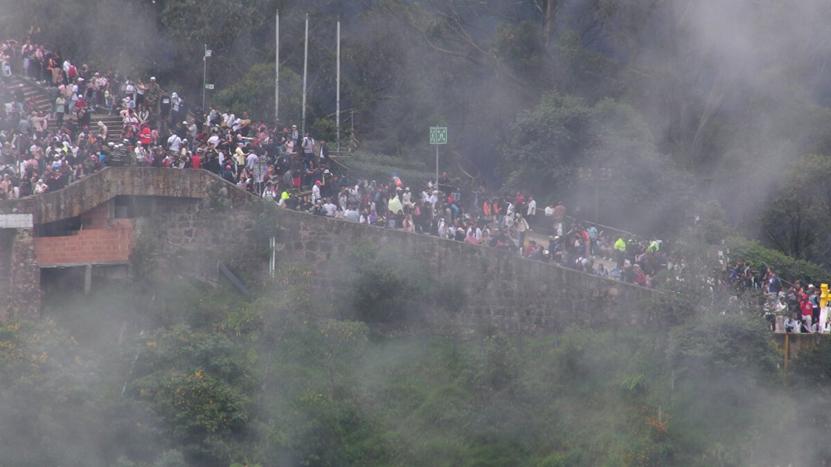 2 niñas extraviadas en Monserrate fueron encontradas por los bomberos