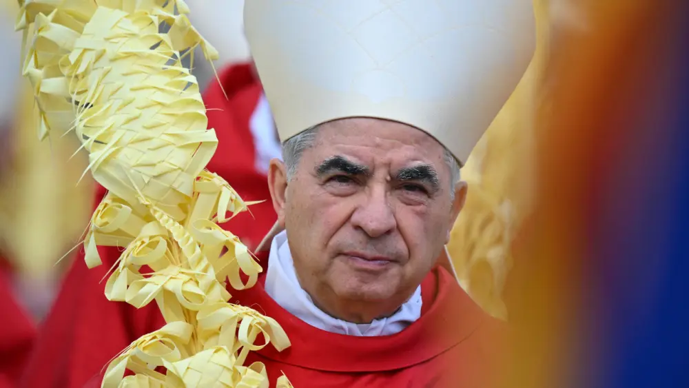 Angelo Becciu, el cardenal vetado por el papa Francisco, no participará en el Cónclave
