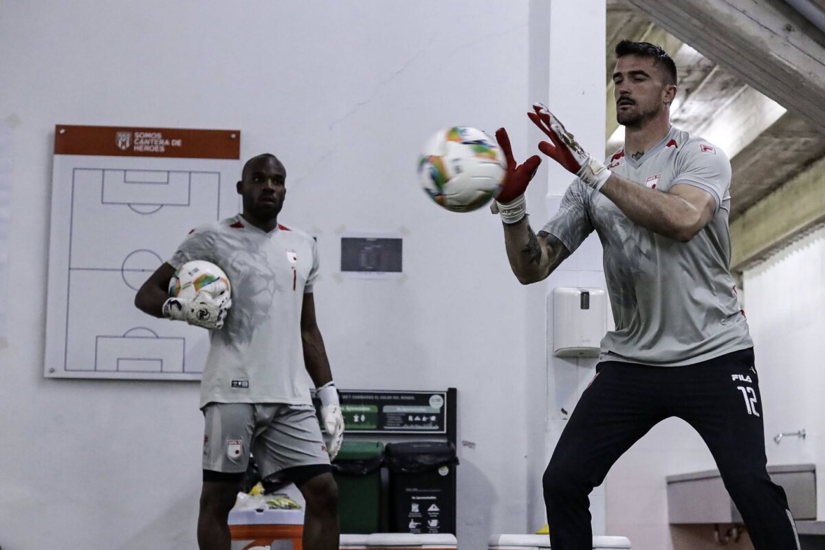 Santa Fe pierde a un jugador para lo que resta del año: vive un drama Santa Fe llegó a un acuerdo con uno de sus futbolistas para dar por terminado su contrato. Se trata de un jugador extranjero. Le contamos quién es.
