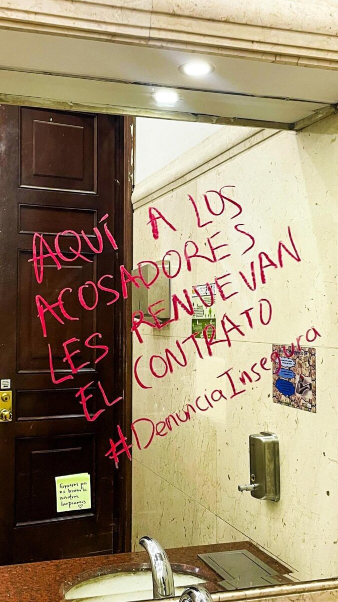 Con mensajes en los baños del Congreso, denuncian presunto caso de acoso sexual 1 Con mensajes en los baños del Congreso, denuncian presunto caso de acoso sexual