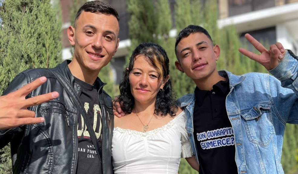 ´Los Patojos' buscan dolorosa verdad tras la muerte de su madre Hablamos con Andrés sobre cómo ha sido la vida tras la muerte de su mamá Yenny. Dice que una llamada fuer determinante para que ella tomara la fatal decisión.