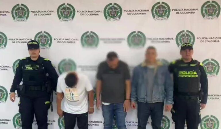 Se hicieron pasar por falsos funcionarios y los capturaron con $ 128 millones