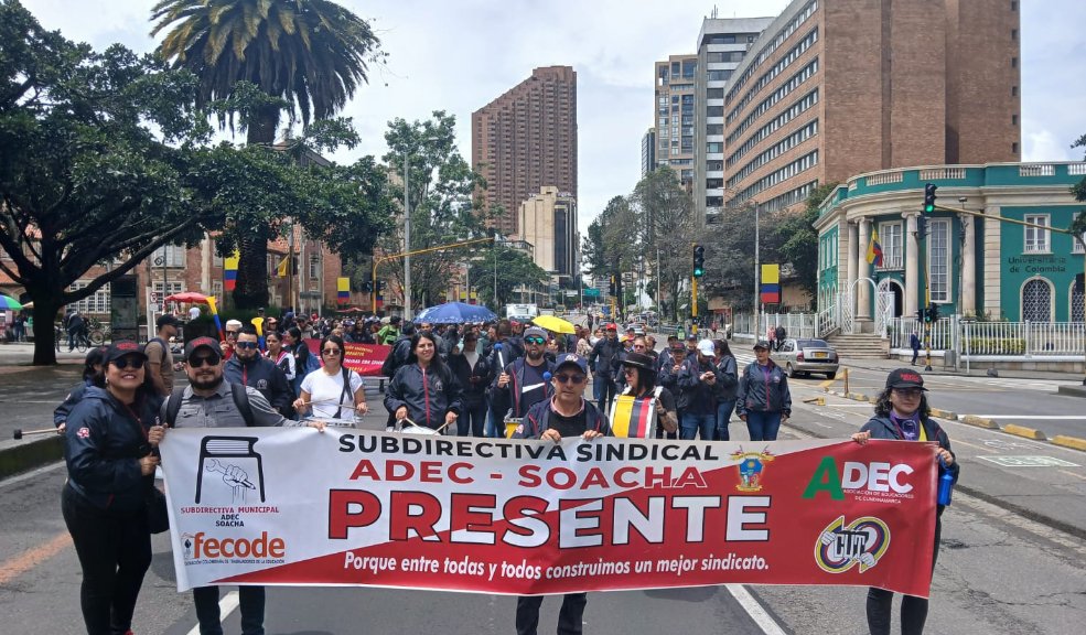 Docentes confirman paro este 24 de abril