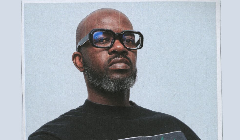 Black Coffee llega al Bogotá con su imperdible show de música electrónica El espectáculo “Oval” se aleja de los montajes convencionales para ofrecer una experiencia visual única. En lugar de pantallas tradicionales, el show contará con un óvalo inclinado sobre el escenario.