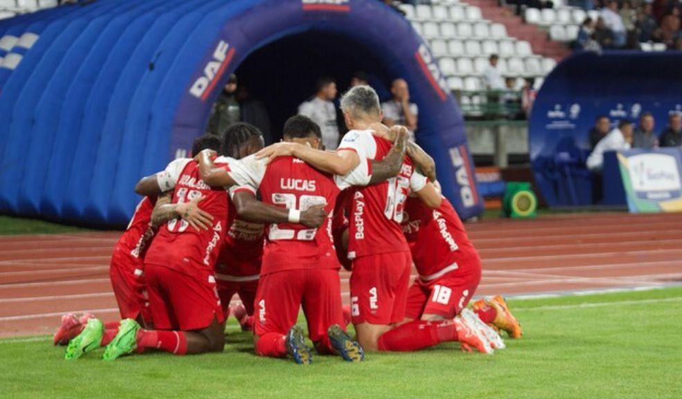Santa Fe pierde a un jugador para lo que resta del año: vive un drama Santa Fe llegó a un acuerdo con uno de sus futbolistas para dar por terminado su contrato. Se trata de un jugador extranjero. Le contamos quién es.