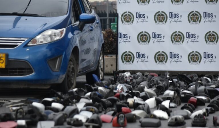 Desmantelan banda de venta de autopartes y vehículos robados en Bogotá