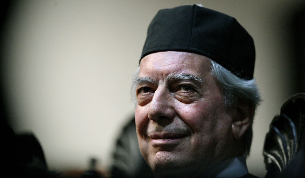 ¡Última hora! Murió en su natal Perú Mario Vargas Llosa, Nobel de literatura Uno de los referentes más importantes de la literatura latinoamericana murió este domingo a los 89 años: Mario Vargas Llosa. Así lo informó su familia en redes sociales.