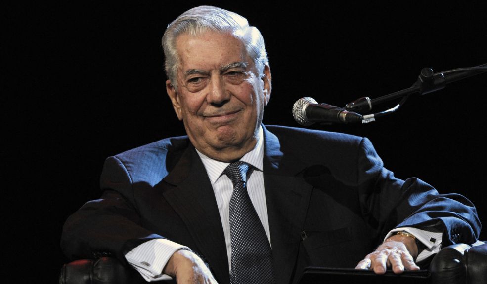 Vargas Llosa, el último escritor del 'boom' latinoamericano El nobel de literatura peruano Mario Vargas Llosa, quien falleció este domingo a los 89 años, deja a la generación dorada de la literatura latinoamericana sin su último representante. Esta es su historia.