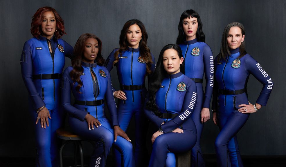 EN VIDEO: La cantante Katy Perry viajó al espacio con otras cinco mujeres La cantante de pop Katy Perry y la presentadora Lauren Sánchez, comprometida con el multimillonario Jeff Bezos, cumplieron este lunes el primer vuelo suborbital con una tripulación exclusivamente femenina, a bordo de un cohete de Blue Origin.