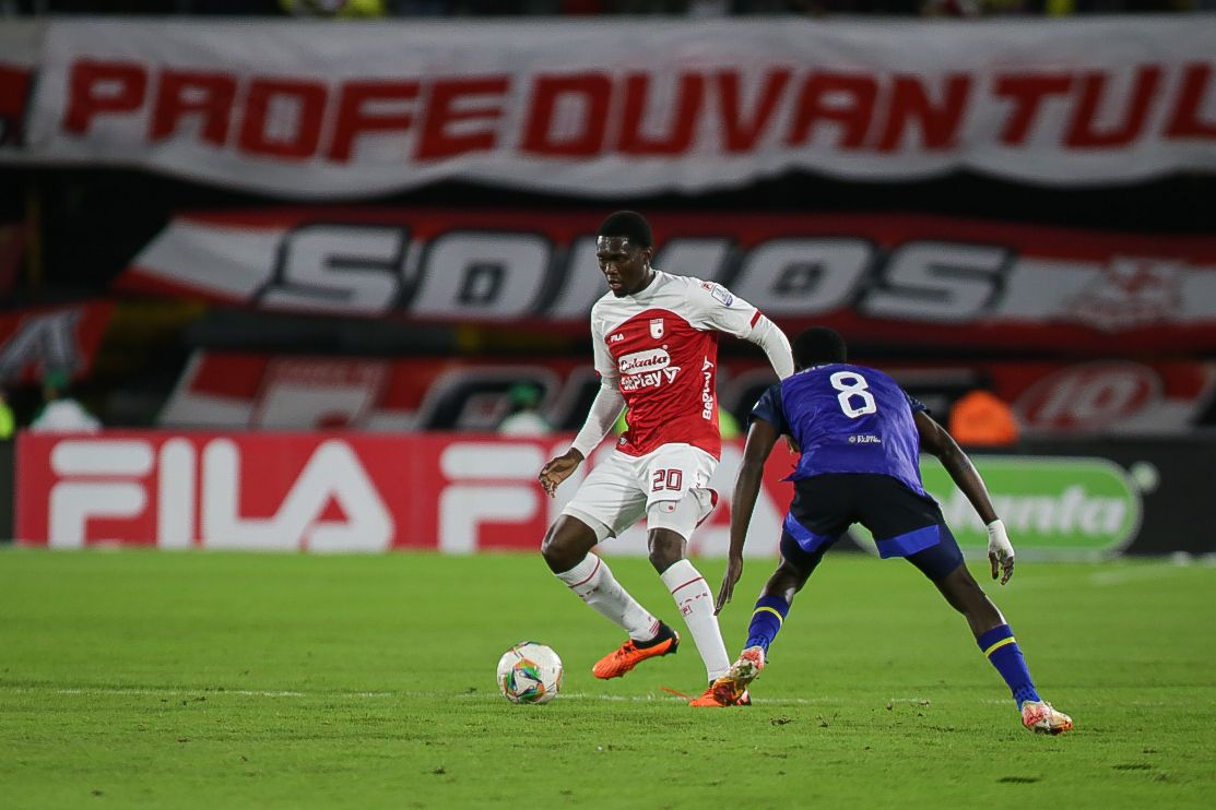 Santa Fe se dejó del Pasto y no pasó del empate en el debut de Jorge Bava como su entrenador 3 Santa Fe se dejó del Pasto y no pasó del empate en el debut de Jorge Bava como su entrenador Hugo Rodallega convirtió el único tanto para el cuadro 'Cardenal', que perdió la posbilidad de ser líder de la tabla en la Liga.