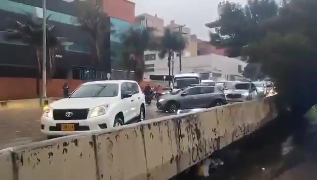 Movilidad colapsada por graves inundaciones en Bogotá 1 Movilidad colapsada por graves inundaciones en Bogotá