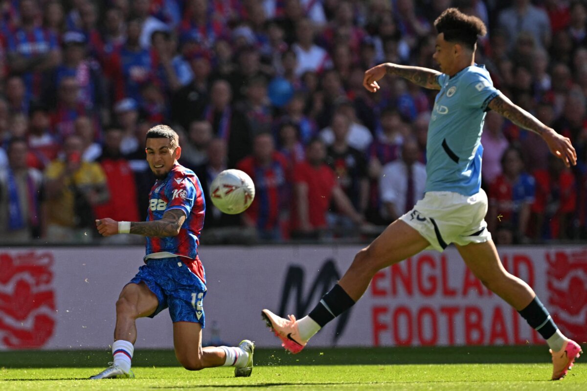 12 asistencias suma en total Daniel Muñoz con el Crystal Palace
