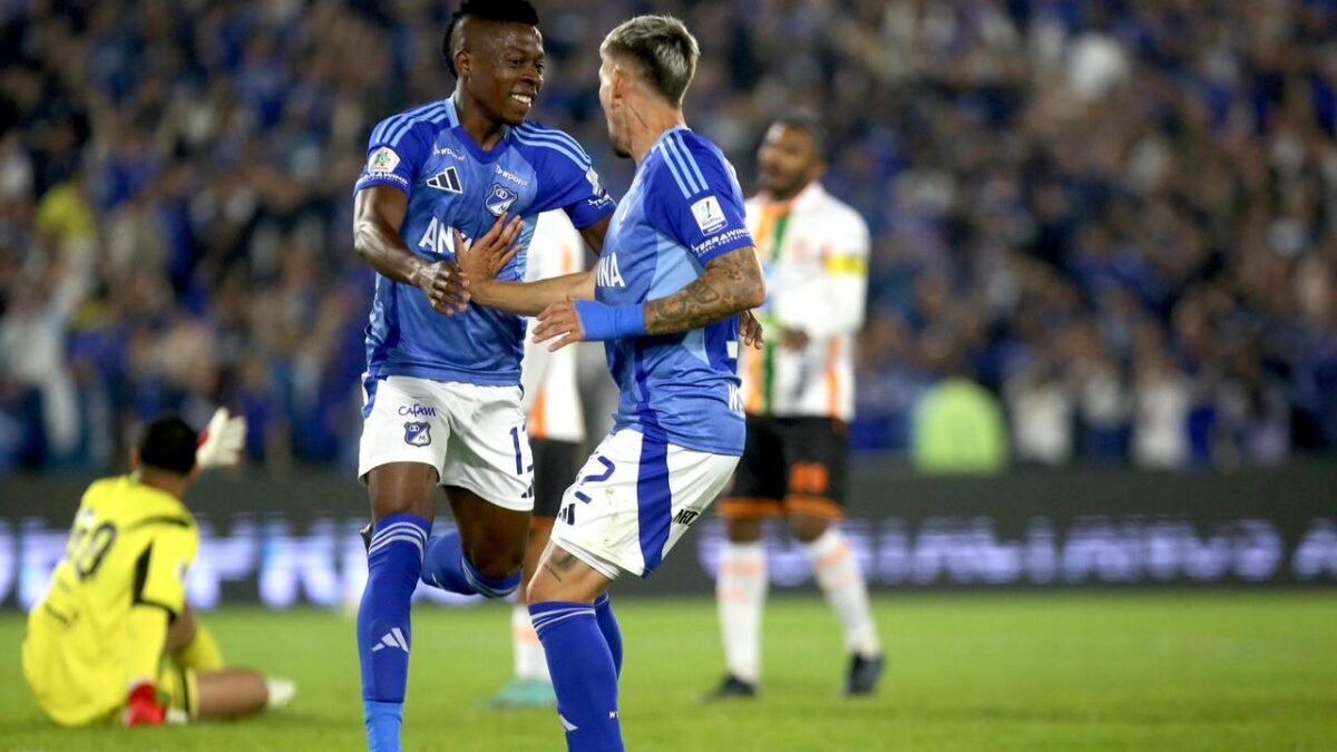 Millonarios venció a Envigado y sigue en la pela por ser cabeza de grupo en el Cuadrangular 1 Millonarios venció a Envigado y sigue en la pela por ser cabeza de grupo en el Cuadrangular En un flojo partido que no tuvo mayores emociones, Millonarios sumó anoche una nueva victoria ante Envigado por la mínima, en un juego que tuvo la curiosidad de ver como ambos equipos malograron un cobro desde el tiro penal. Le contamos lo mejor del juego.