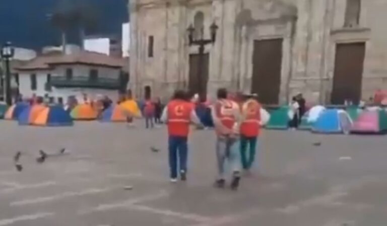 200 campesinos del Guaviare protestan en la Plaza de Bolívar por la violencia