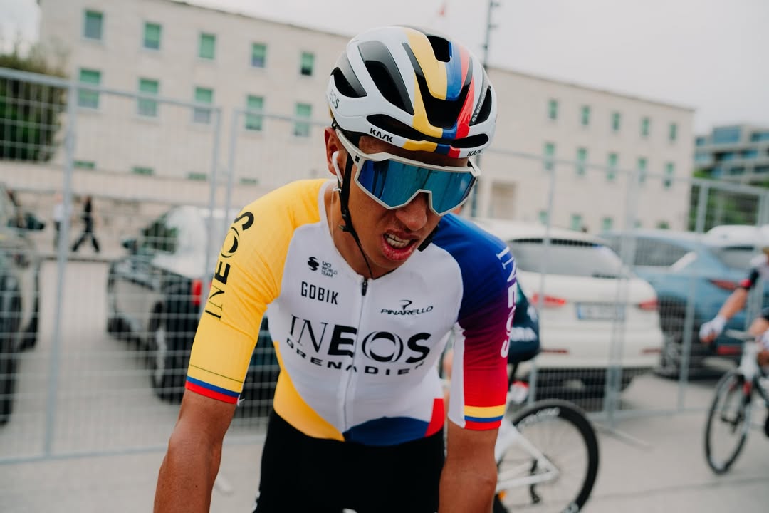 Egan Bernal escaló puestos y se metió en el top 10 del Giro de Italia